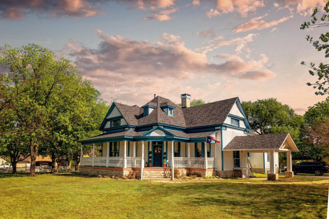 Blue Heron Bed And Breakfast On Lake Granbury Exterior photo