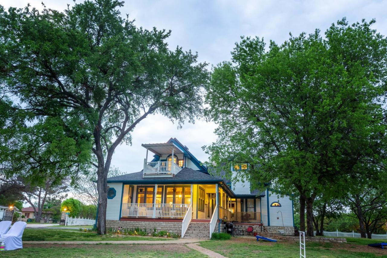 Blue Heron Bed And Breakfast On Lake Granbury Exterior photo